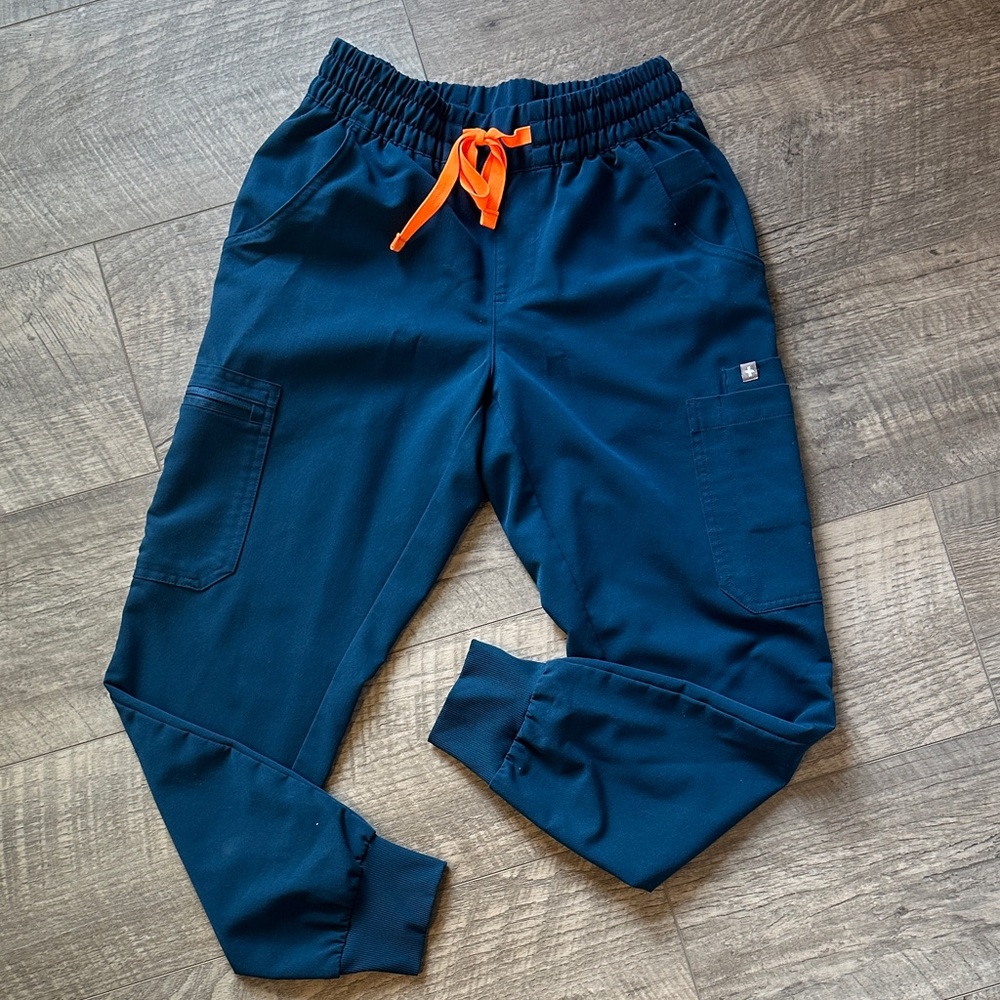 FIGS Deep Reef Scrub Set
